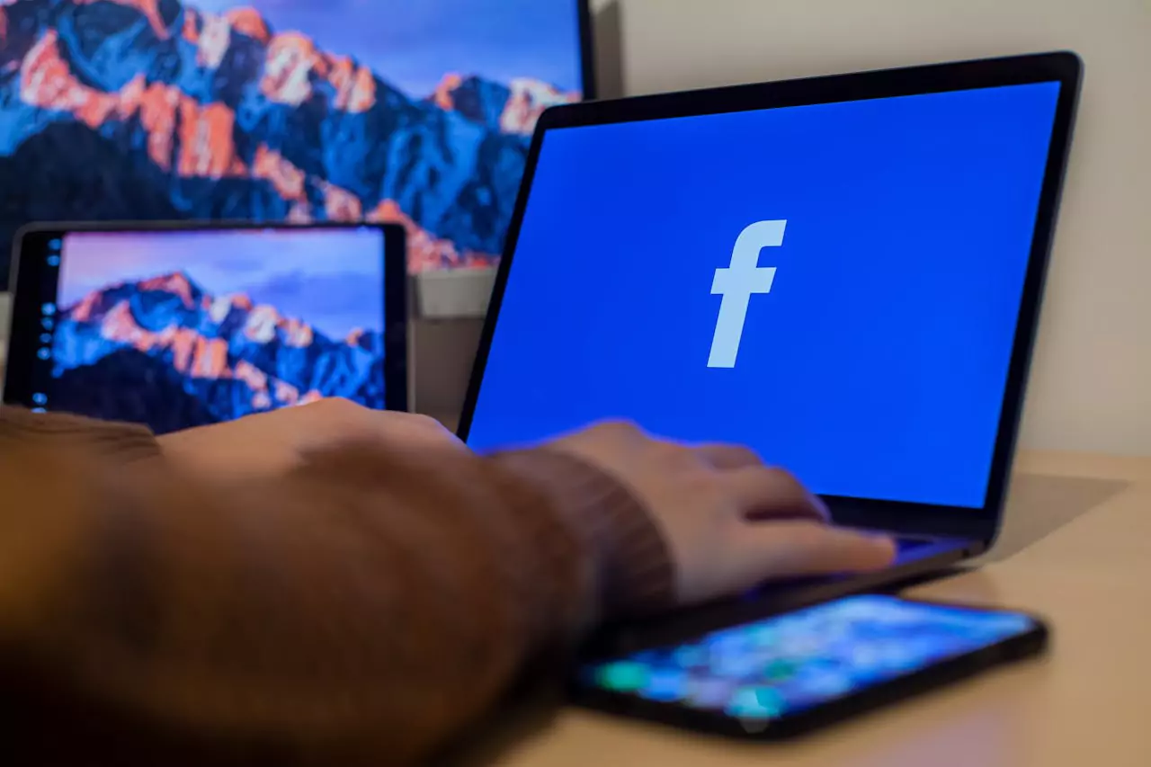 How to Use the Facebook Ads Library fo