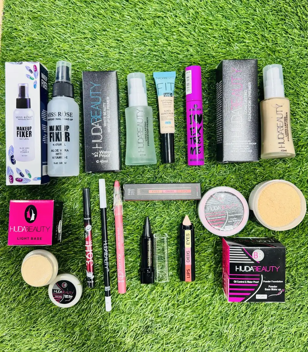 12 in 1 Makeup Deal Bundle - Complete Beauty Essentials Pack With 12 Pcs