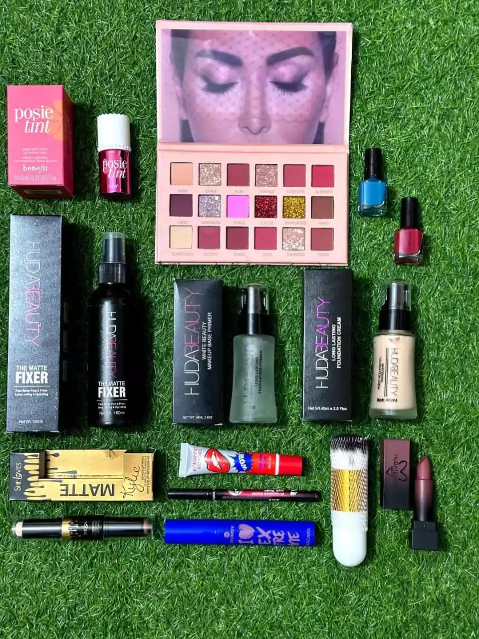  - 13 in 1 Makeup Deal Bundle