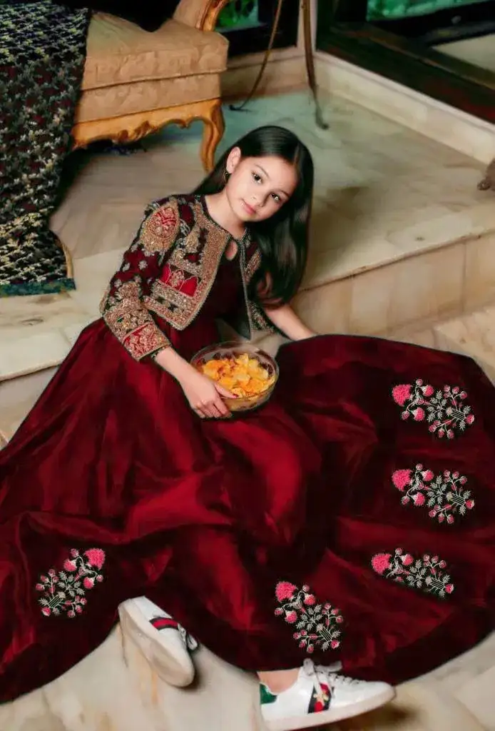 2 Pcs Girl