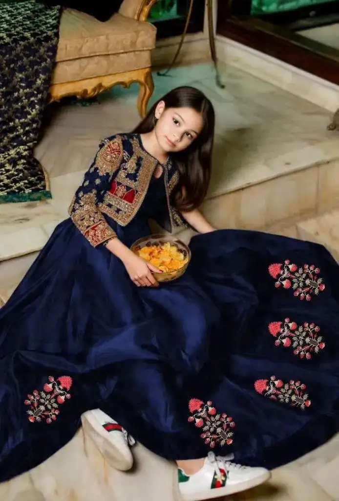 2 Pcs Girl