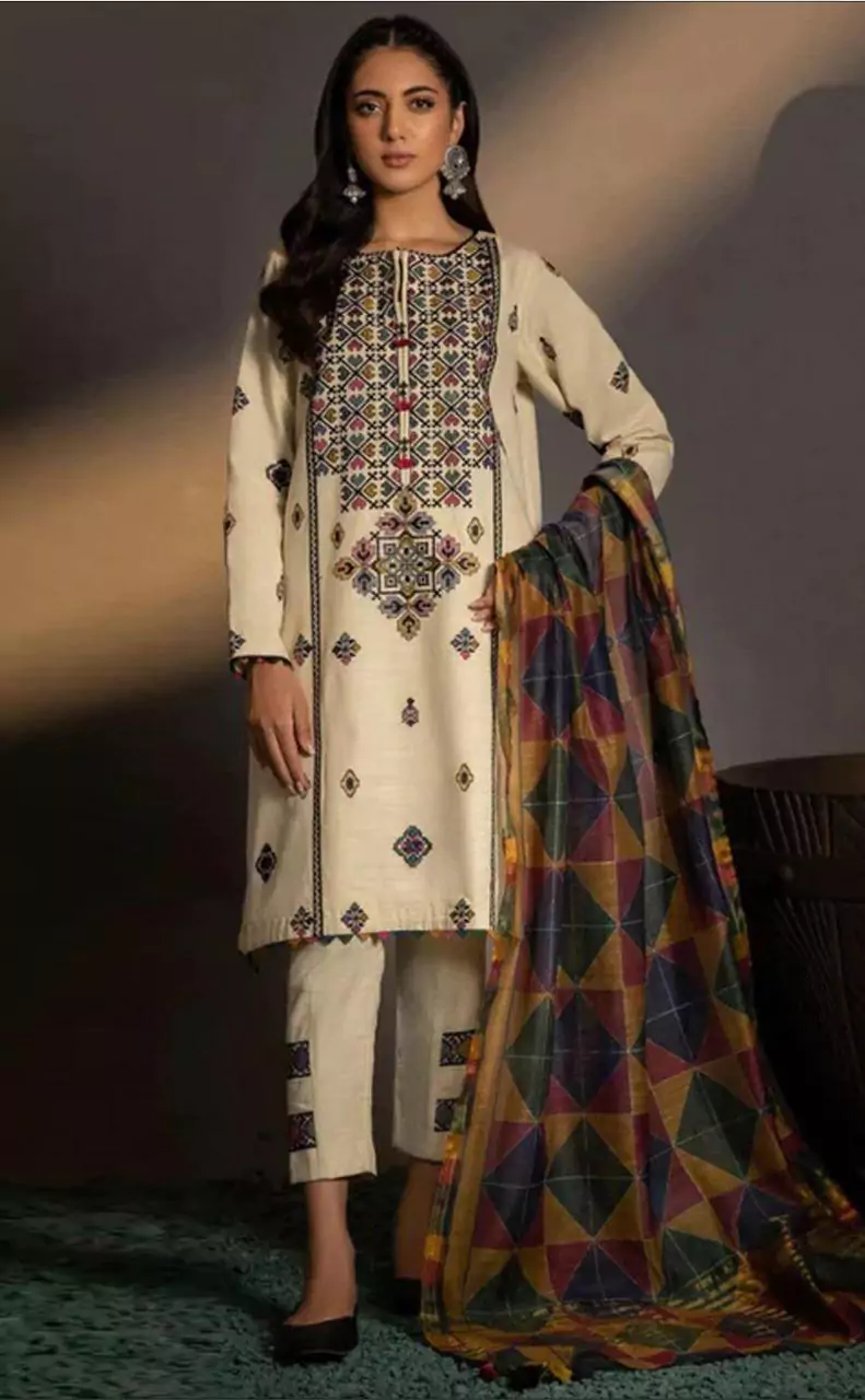  - 2 Pcs Women's Unstitched Lawn Embroidered Suit ET273