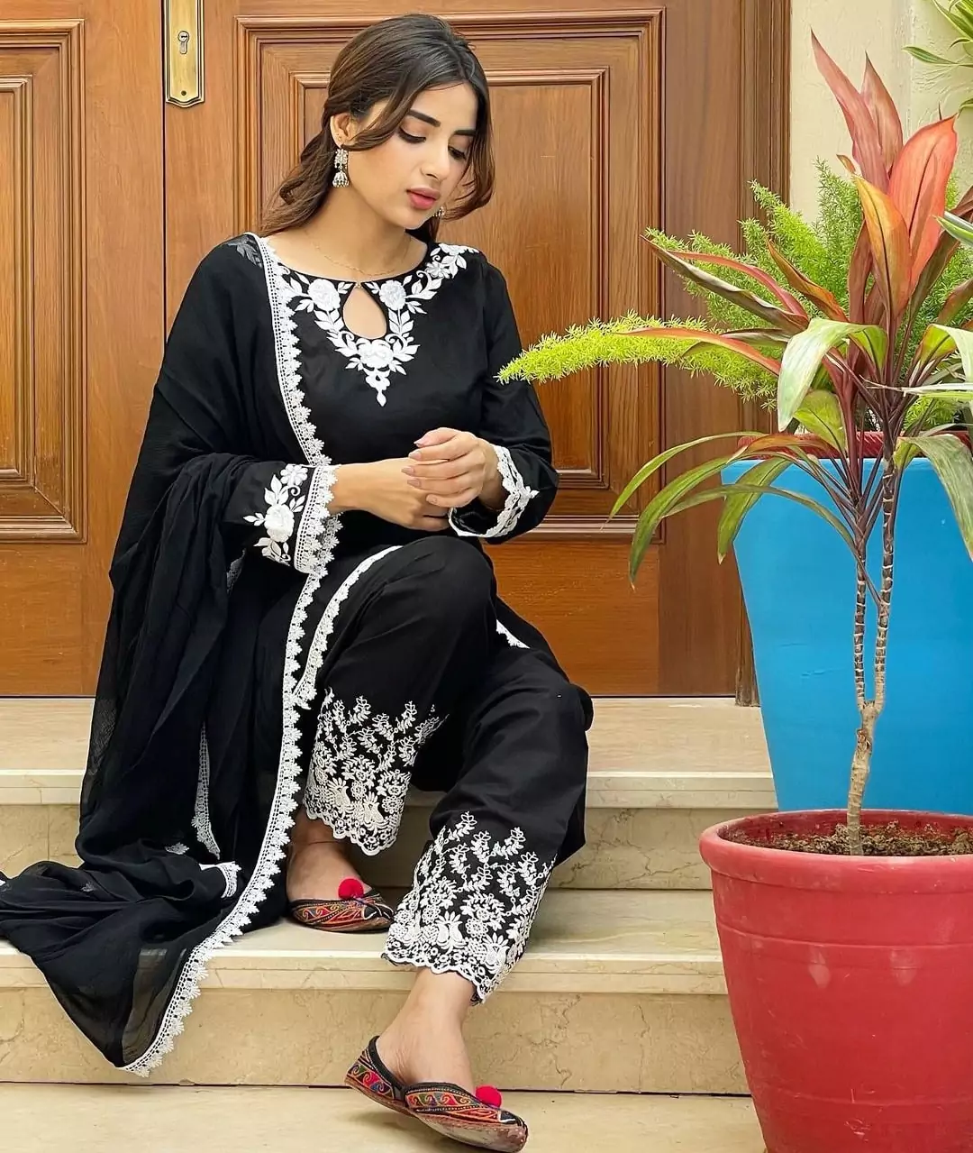  - 3 Pcs Women's Stitched Cotton Embroidered Suit VV669