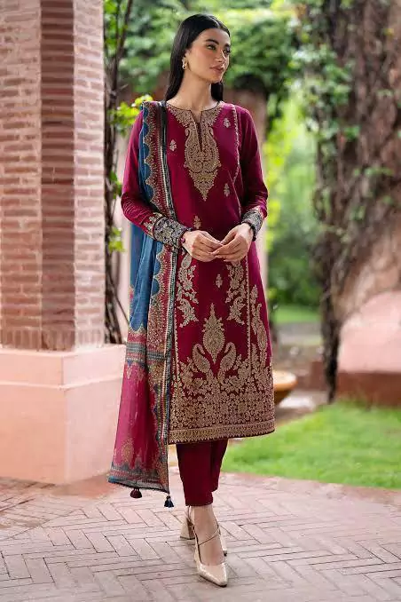  - 3 Pcs Women's Unstitched Dhanak Embroidered Suit LI31