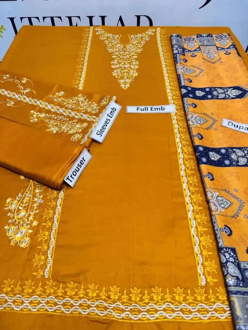 3 Pcs Women's Unstitched Dhanak Embroidered Suit VW301