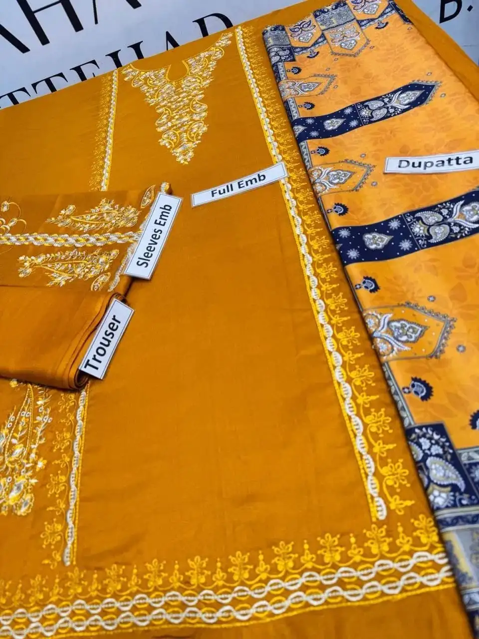 3 Pcs Women's Unstitched Dhanak Embroidered Suit VW301