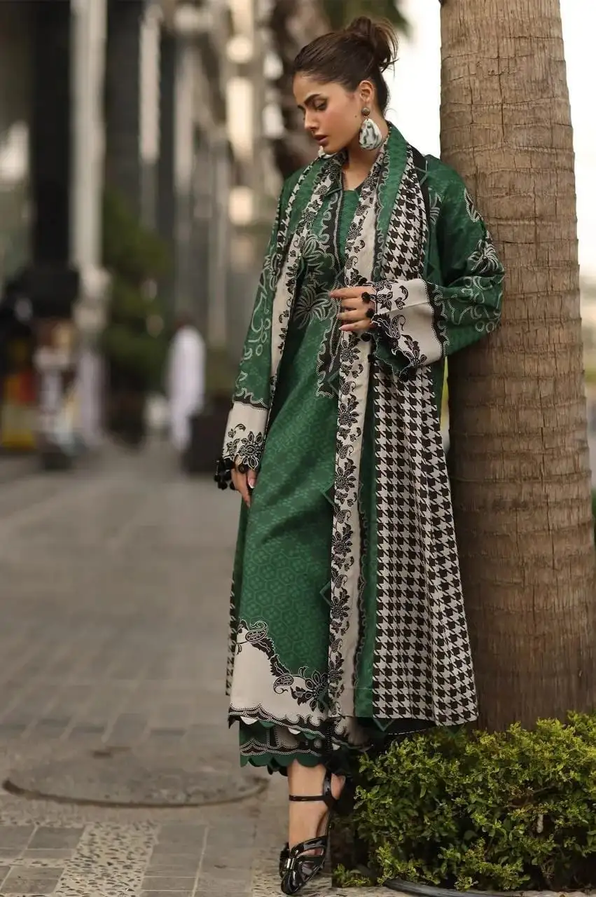 3 Pcs Women's Unstitched Khaddar Printed Suit VW433