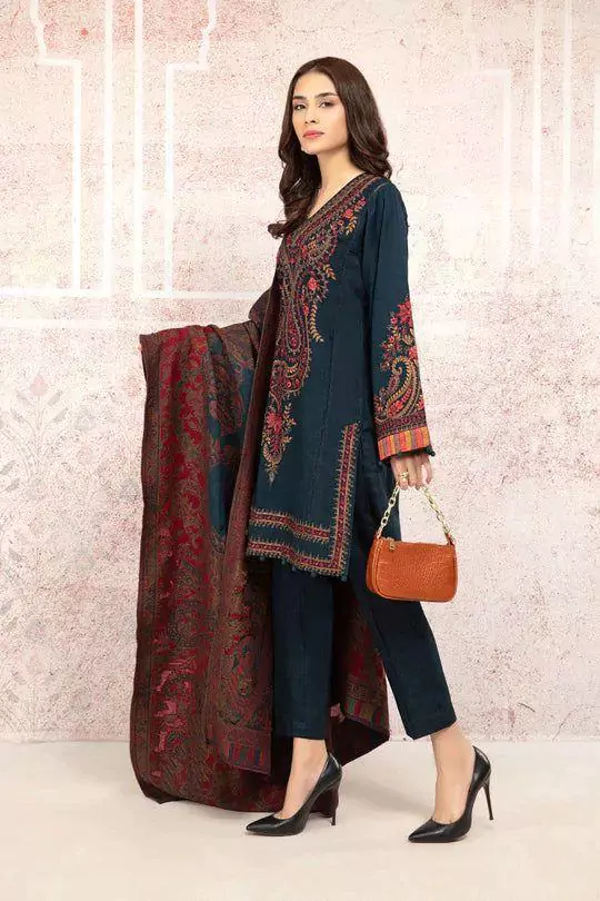  - 3 Pcs Women's Unstitched Lawn Embroidered Suit ET93