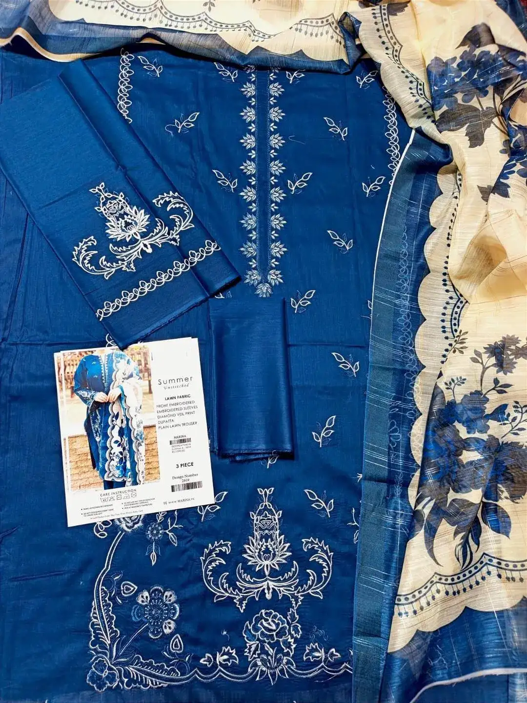 3 Pcs Women's Unstitched Lawn Embroidered Suit VW814