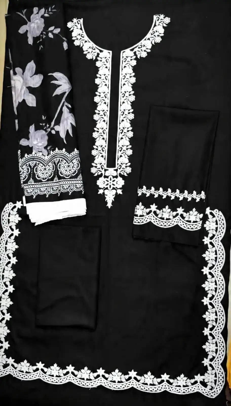 3 Pcs Women's Unstitched Lawn Embroidered Suit VW889