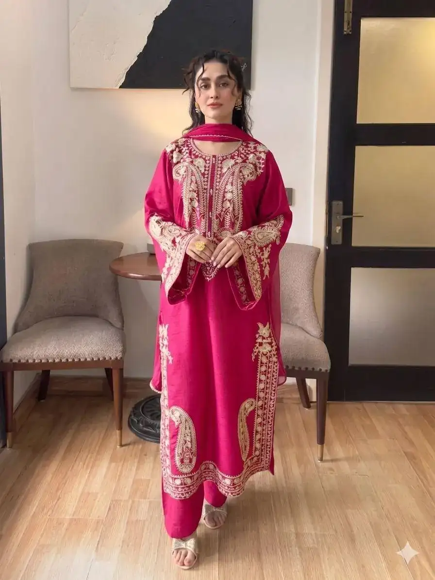 3 Pcs Women's Unstitched Lawn Embroidered Suit VW928