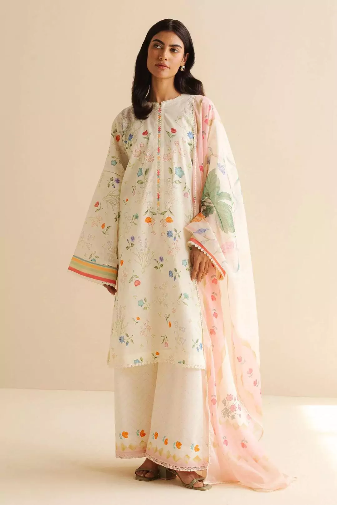 women unstitched suits - 3 Pcs Women's Unstitched Lawn Printed Suit VV431