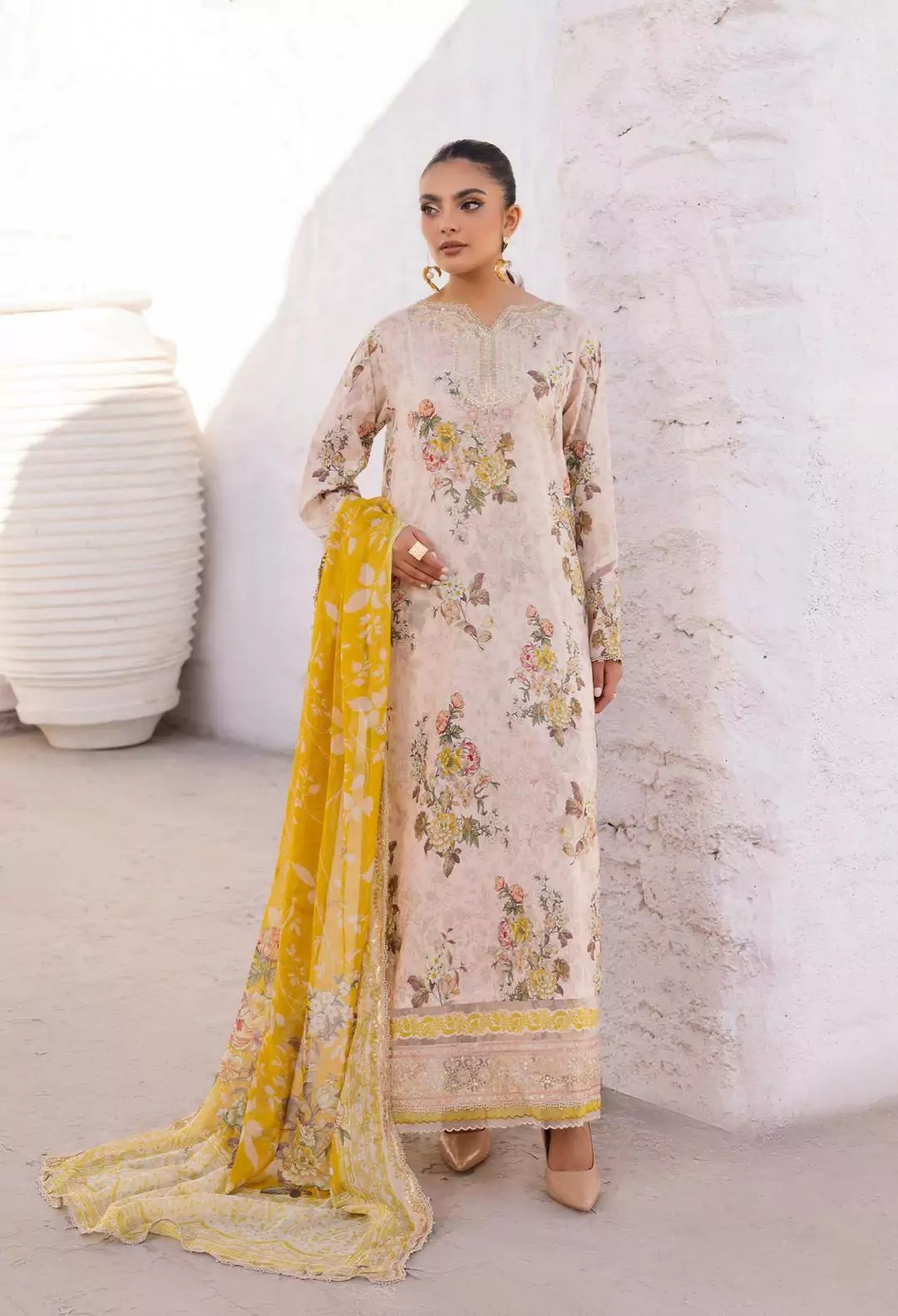 women unstitched suits - 3 Pcs Women's Unstitched Printed Lawn Suit VV495