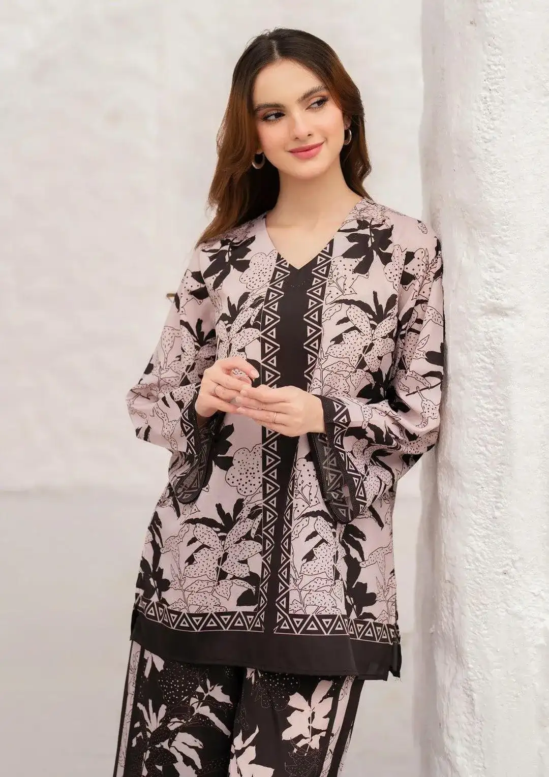 3 Pcs Women's Unstitched Printed Lawn Suit VW592