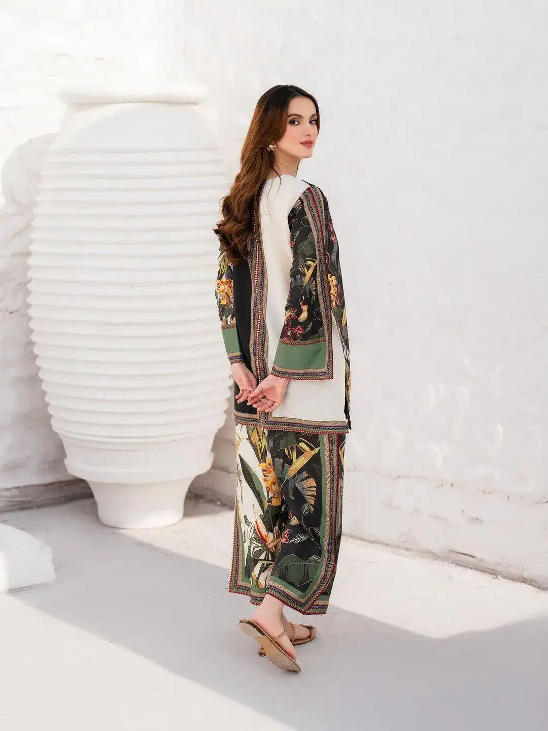 3 Pcs Women's Unstitched Printed Lawn Suit VW593