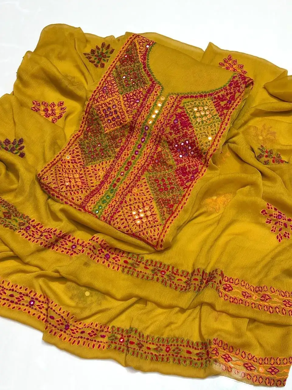 Golden Chiffon Hand Embroidered 2 Pcs Set VW938