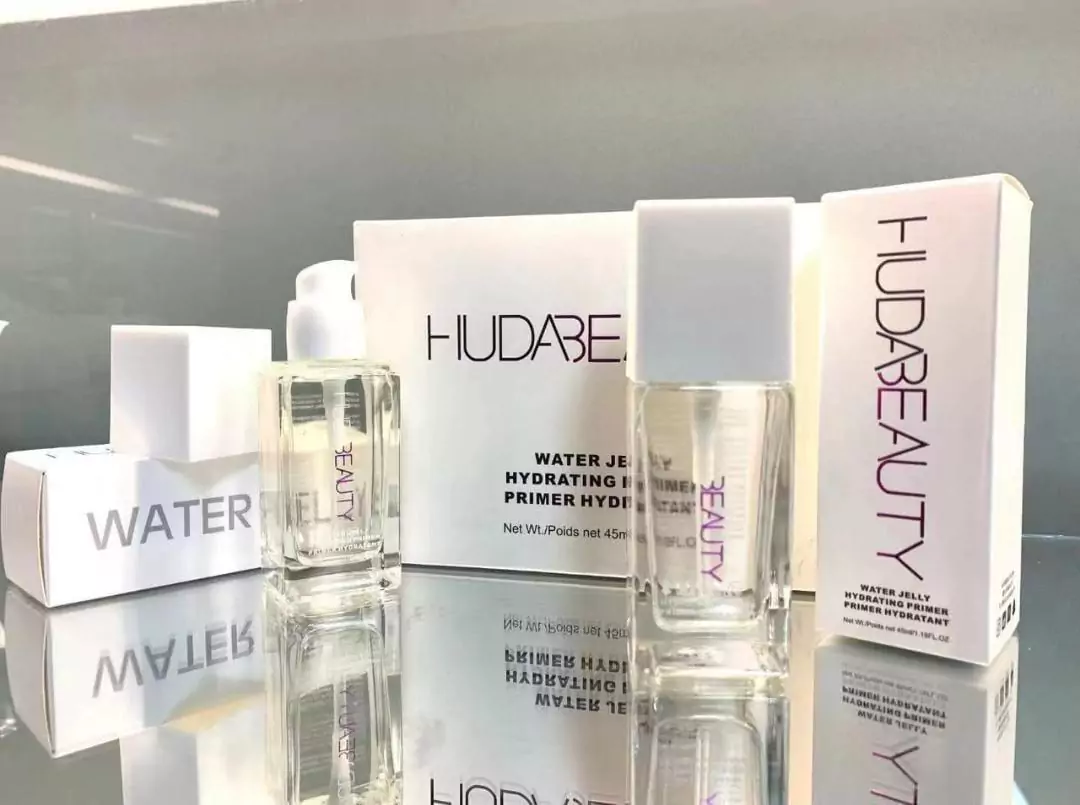 Huda Beauty Hydrating Smooth Primer