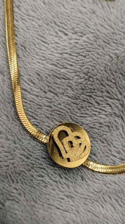 Stylish Golden Antique Pendant Necklace
