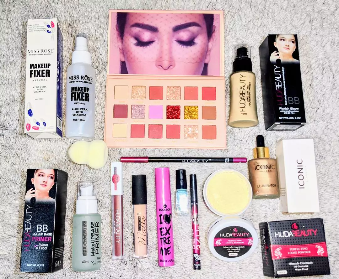 Ultimate 13 in 1 Makeup Deal Bun