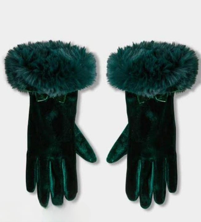 Valvet Gloves for Ladies
