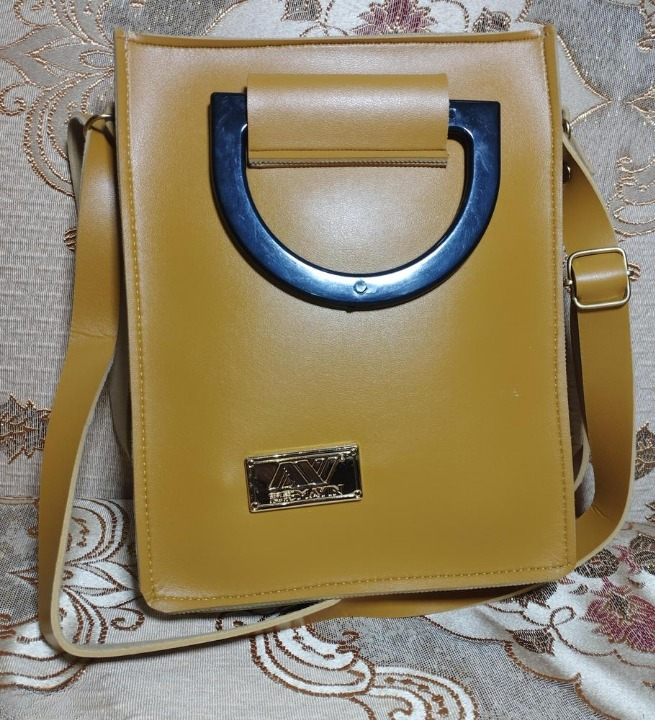 Women's Rexine Leather Plain Shoulder Bag